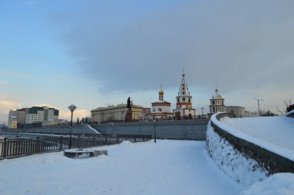 Dijk Achtergrond Van Kerk Irkutsk Stad Mooie Winter Thema Oude — Stockfoto