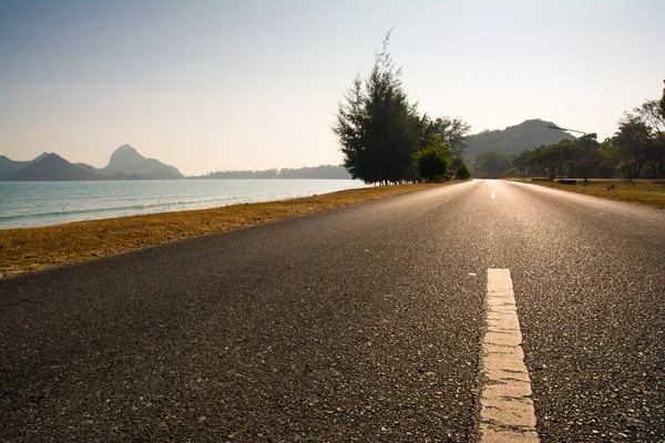 Strada sulla spiaggia — Foto Stock