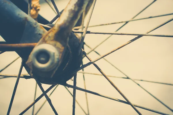 Vintage old bicycle wheel — Stock Photo, Image