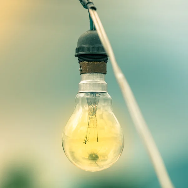 Lâmpada velha luz com efeito retro — Fotografia de Stock