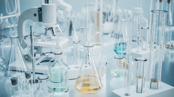 Glassware Equipment Laboratory Science Chemical Experiments — Stock Photo, Image