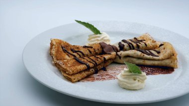 Tabakta çikolatalı kurabiye