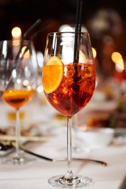 Aperol sprey kokteyli.