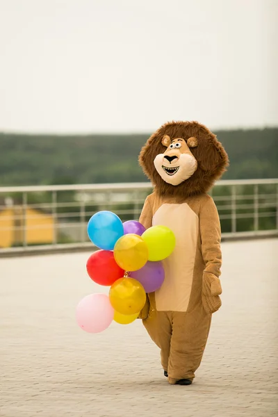 Actor in the costume of the lion — Stock Photo, Image
