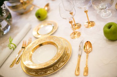 dekore edilmiş lüks masa