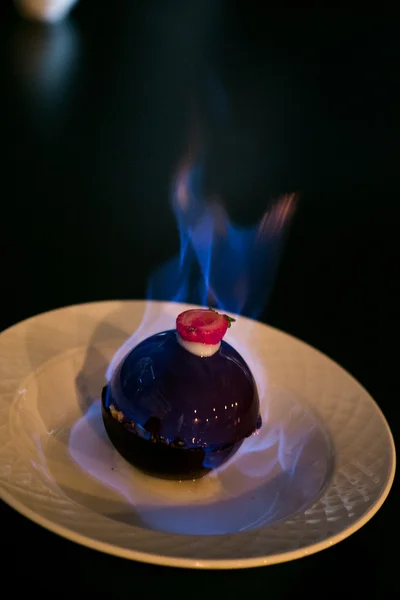 Pastel de chocolate quema —  Fotos de Stock