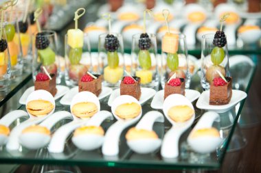 Taze meyve ve meyveler.