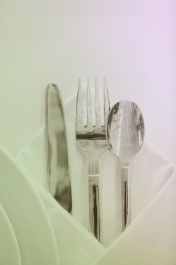 peçete üzerinde parlak sofra