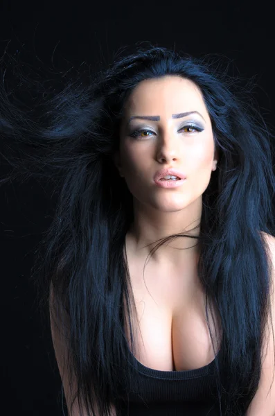 göz alıcı esmer kadın