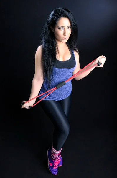 Direniş band ile egzersiz kadın