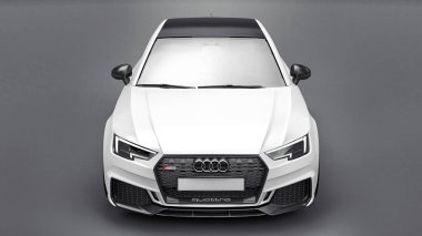 Tula, Rusya. 9 Haziran 2021: Gri arka planda izole edilmiş beyaz Audi RS4 Quattro 2018 lüks araba. 3d oluşturma