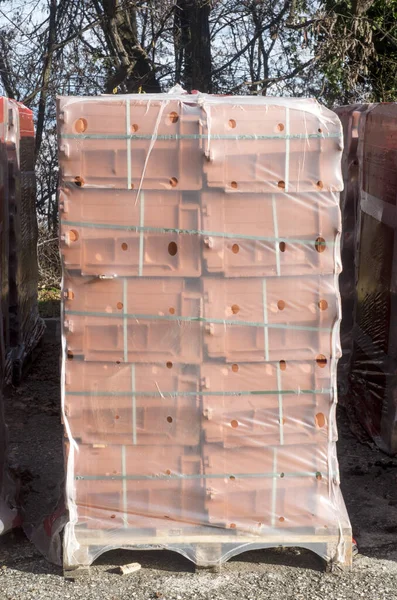 Nieuwe Pallet Met Keramische Tegels Voor Dak Verpakt Nylo — Stockfoto