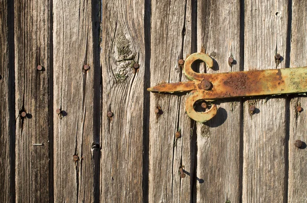 Старая Декоративная Петля Деревянной Дверной Завесе — стоковое фото