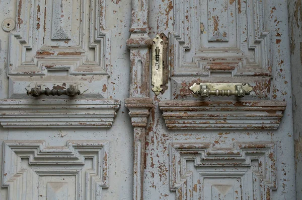 Части Старой Деревянной Двери Ручки Замок Рядом — стоковое фото