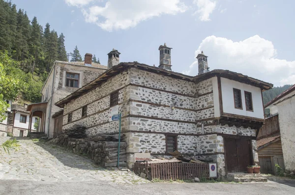 Die Alten Steinhäuser Des Dorfes Shiroka Laka Den Rhodopen Bulgari — Stockfoto
