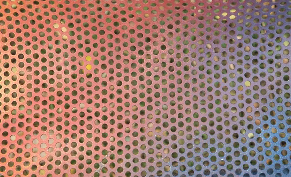 Superfície Metal Colorul Curvo Com Muitos Buracos Redondos Closeu — Fotografia de Stock