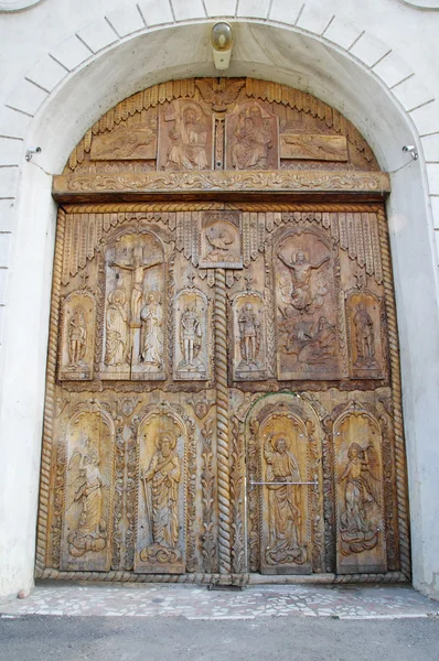Trä dörr på cocos kloster, dobrogea, Rumänien — Stockfoto