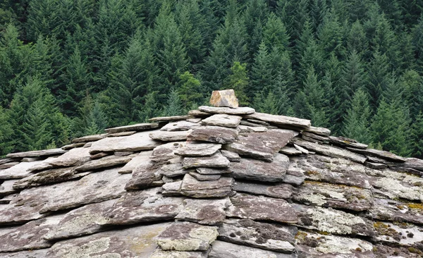 Traditionele dak bedekt met GLB steen — Stockfoto