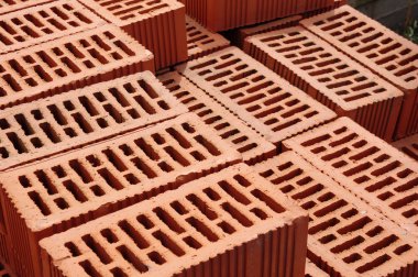 Büyük yeni tuğla yığını 