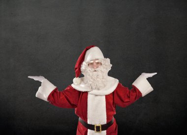 Noel Baba sunuyor ...