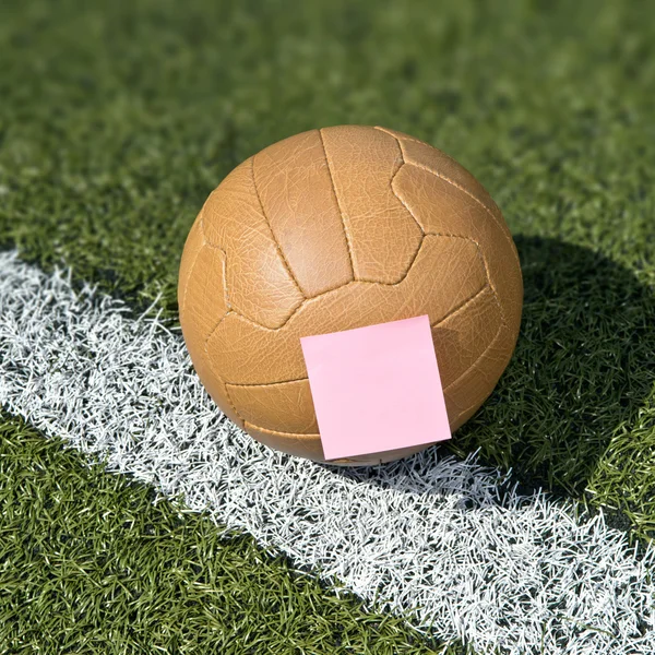 サッカー ボールと付箋 — ストック写真