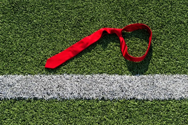 Cravatta su un campo da calcio — Foto Stock