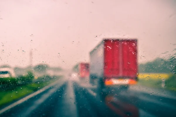 Schlechtwetterfahrt — Stockfoto