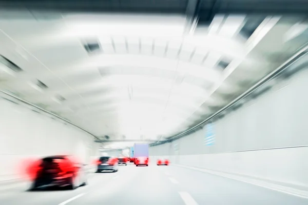 Verkehr - städtischer Tunnel — Stockfoto