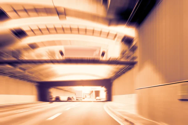 Pendlerverkehr - städtischer Tunnel — Stockfoto