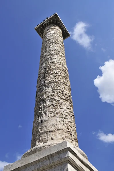 Vecchia colonna — Foto Stock