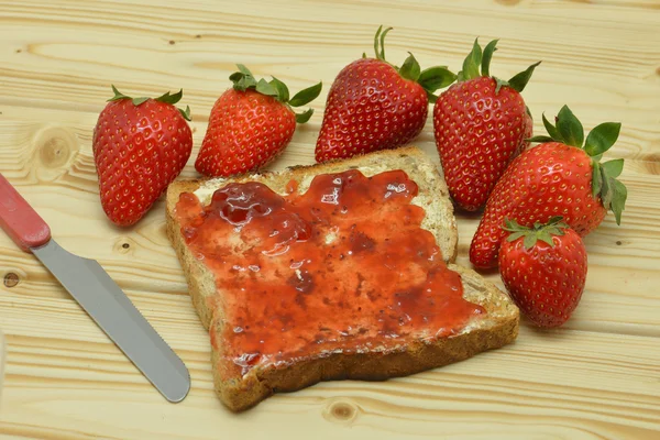 Strawberry's jam toast — Stock Photo, Image