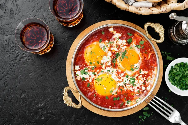 Shakshuka Bărbați Ouă Prăjite Sos Roșii Pentru Micul Dejun Turcesc — Fotografie, imagine de stoc