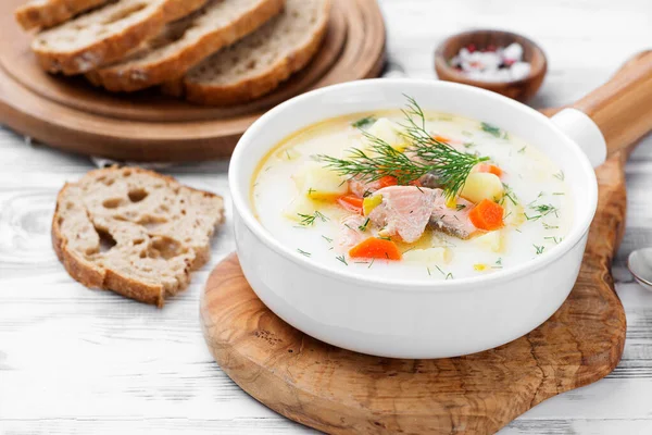 Cremige Suppe Mit Lachs Kartoffeln Karotten Und Dill Gesunde Ernährung — Stockfoto