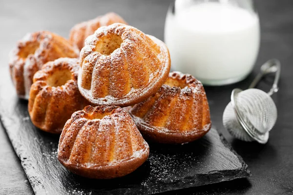 Mini Bundt Cakes Muffins Icing Sugar Black Wooden Background — Stock Photo, Image