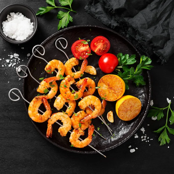 Grilled Shrimp Skewers Shrimps Herbs Garlic Lemon Black Background — стокове фото