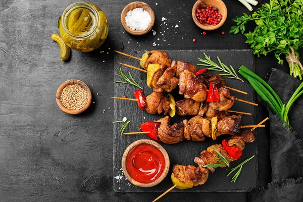 Kebabs Grilled Meat Skewers Shish Kebab Vegetables Black Wooden Background — Stock Photo, Image