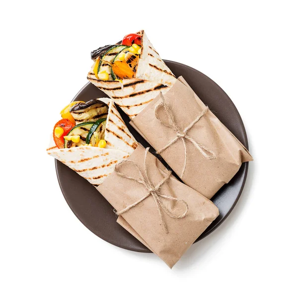 Vegan Tortilla Wrap Rol Met Gegrilde Groenten Geïsoleerd Witte Achtergrond — Stockfoto