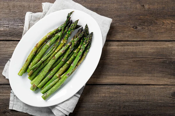 Grilled Green Asparagus White Plate Top Wiew — Stock Photo, Image