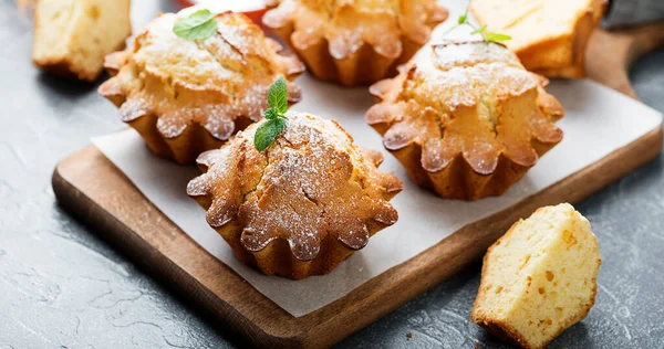 Muffin Alla Vaniglia Deliziosi Freschi Fatti Casa Con Zucchero Velo — Foto Stock