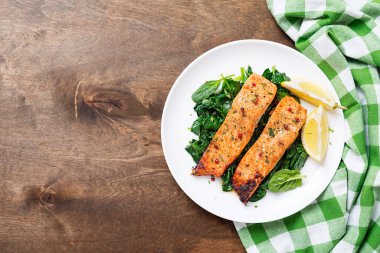 Ispanaklı somon fileto .
