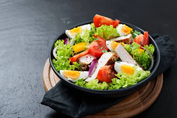 Fresh Vegetable Salad Chicken Breast Eggs — стоковое фото