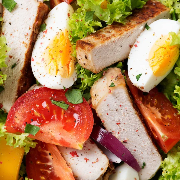 Fresh Vegetable Salad Chicken Breast Eggs — стоковое фото