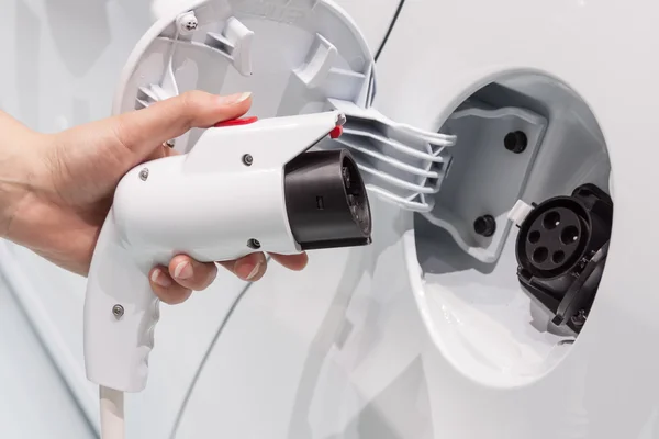 Elektrikli otomobil bağlantı