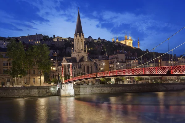 Panoramisch nacht weergave van Lyon met Saone rivier — Stockfoto