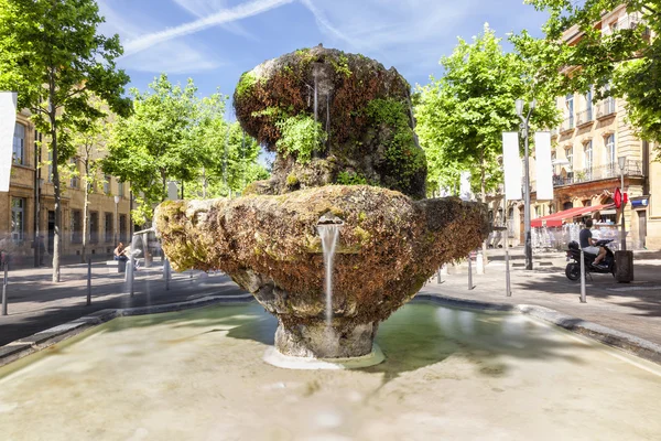 Yeni topları cours Çeşmesi mirabeau aix en Provence — Stok fotoğraf