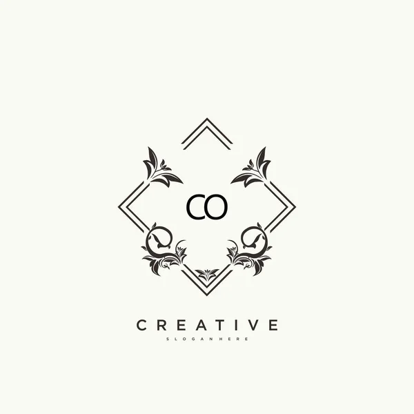 Co美容ベクトル初期ロゴアート 任意の会社やビジネスのための創造的なテンプレートと初期署名 結婚式 ファッション ジュエリー ブティック 花や植物の手書きのロゴ — ストックベクタ