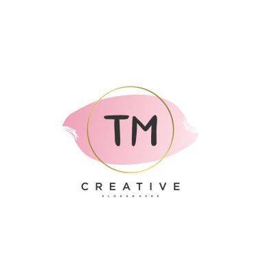 TM güzellik vektörü ilk logosu, ilk imzanın el yazısı sanat tasarımı, düğün, moda, mücevher, butik, çiçek ve botanik, herhangi bir şirket ya da işletme için yaratıcı şablona sahip..