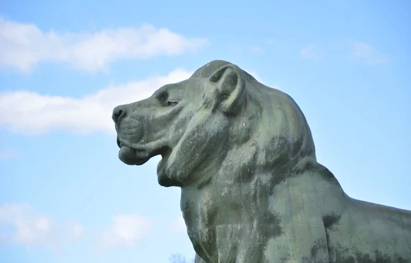 Sculpture of a lion — Stock Photo, Image