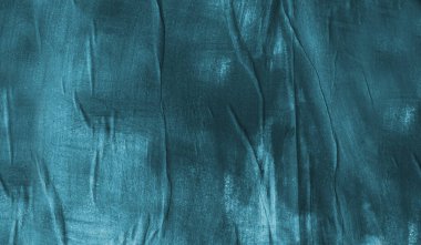 Arkaplanı buruşuk kağıtlarla kaplanmış..