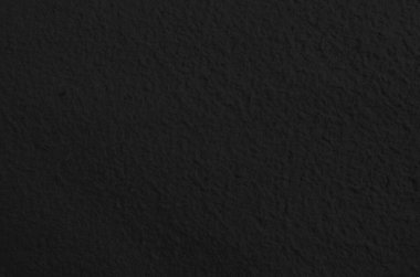 Arkaplanı buruşuk kağıtlarla kaplanmış..